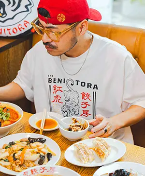 ベニトラグラフィックTシャツ
